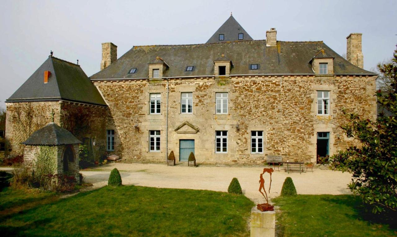 Gite Le Logis - Manoir Le Plessix Madeuc Corseul Exterior foto